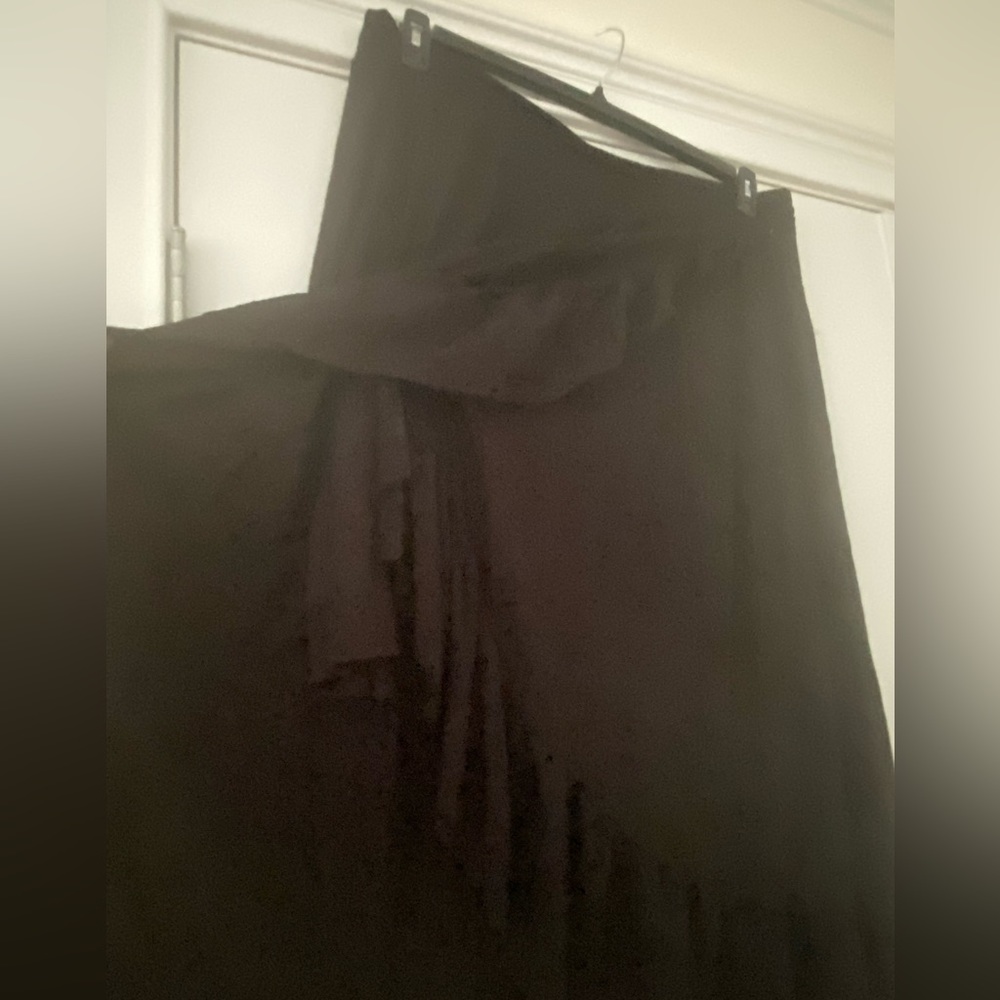 Black wrap skirt - size 1X - Picture 8 of 11